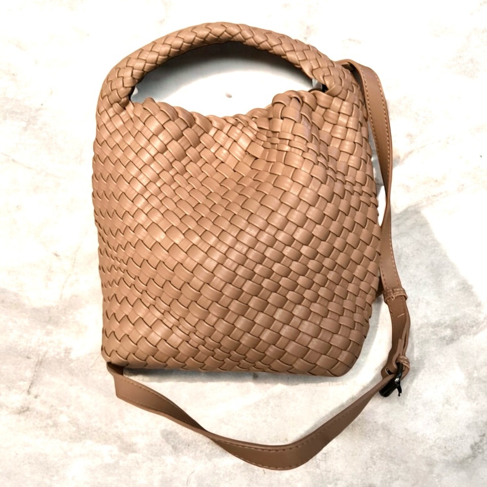 🆕 Woven Tote Bag Crossbody and Pouch - Picture 7 of 9